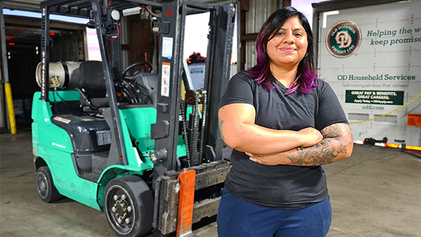 Female_Dock_Worker_Forklift_600x338.jpg